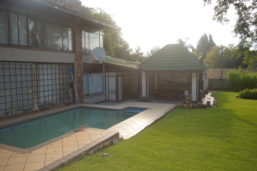 5 Bedroom Property for Sale in Wilkoppies North West